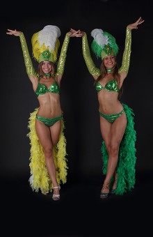 Бразильский костюм с перьями